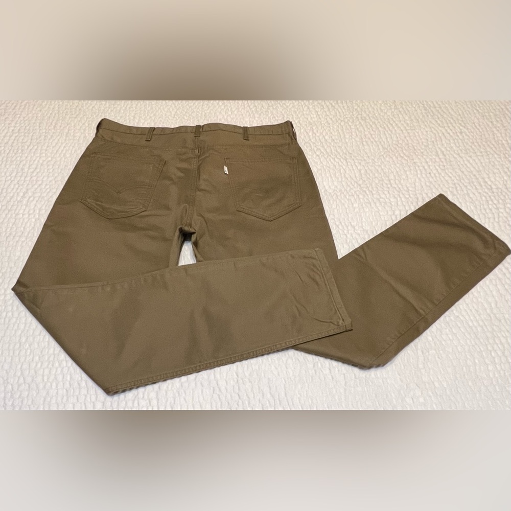 🥇Levi Strauss & Co. Men’s Chino Pants